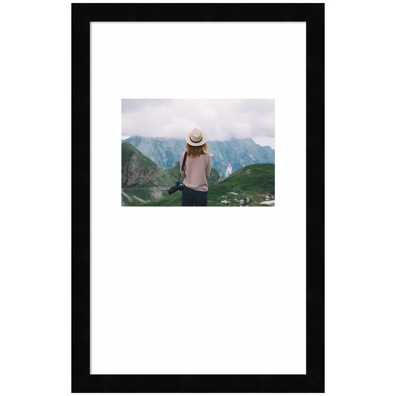 Kate and Laurel Svelte Noir Black Photo Frame - 10x16 matted to 5x7 - Black
