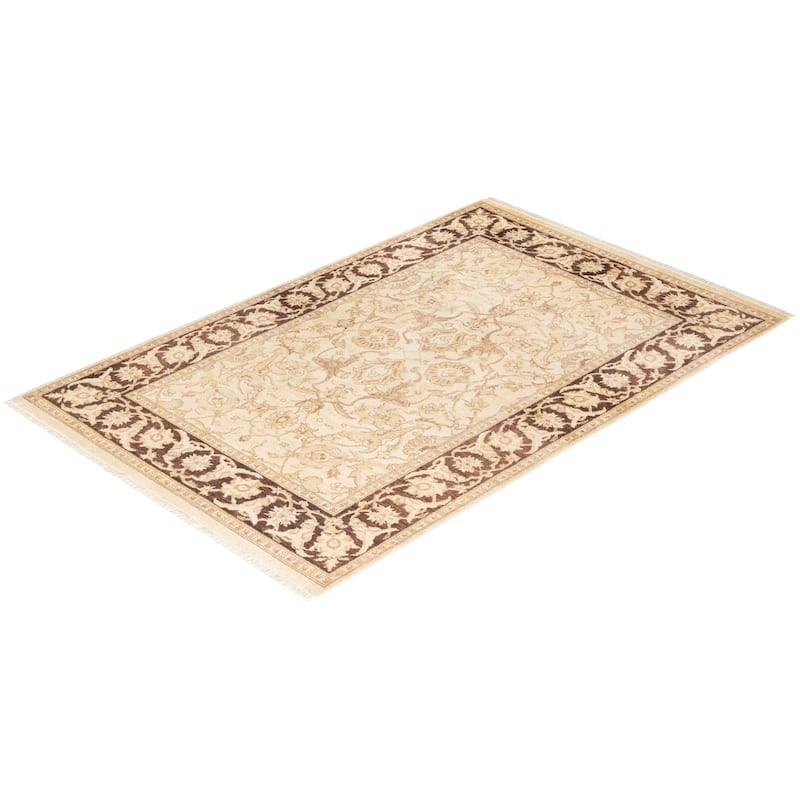 Overton Handknotted Wool Contemporary Floral Ivory Area Rug - 4' x 6'