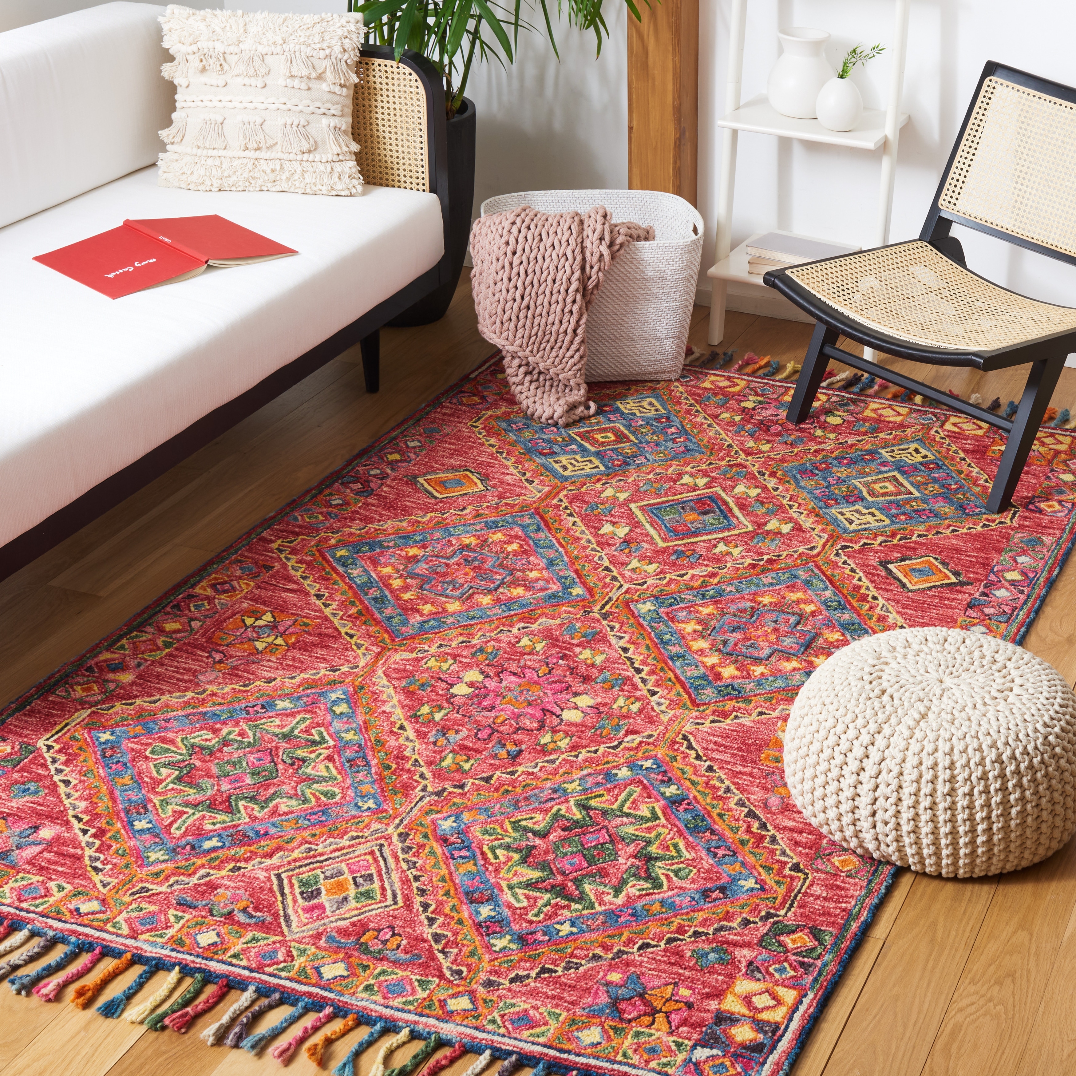 SAFAVIEH Handmade Aspen Leontina Boho Wool Tassel Rug
