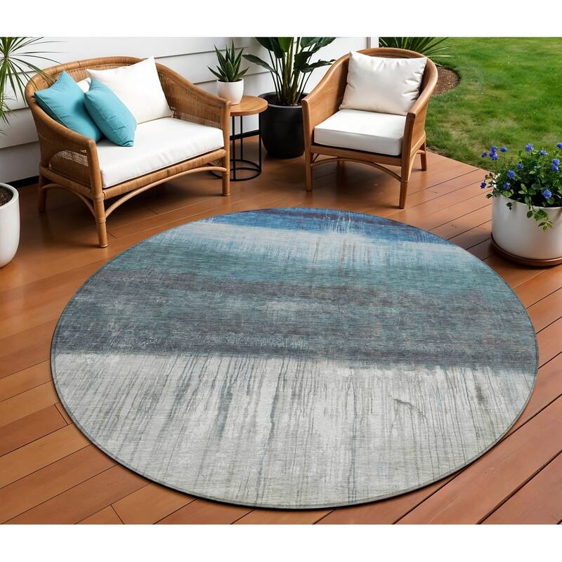 HomeRoots Abstract Transitional Rectangle Outdoor Rug - 8' Round