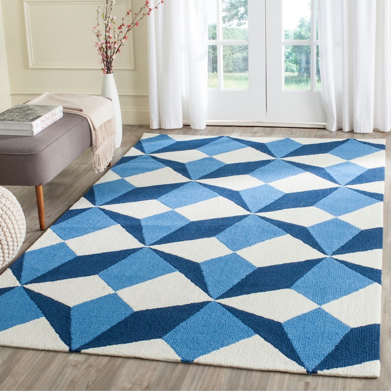 SAFAVIEH Handmade Four Seasons Sonnhild Floral Rug - 5' x 8' - Ivory/Blue