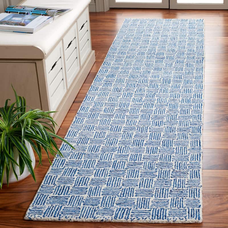 SAFAVIEH Handmade Micro-Loop Courteney Transitional Wool Rug