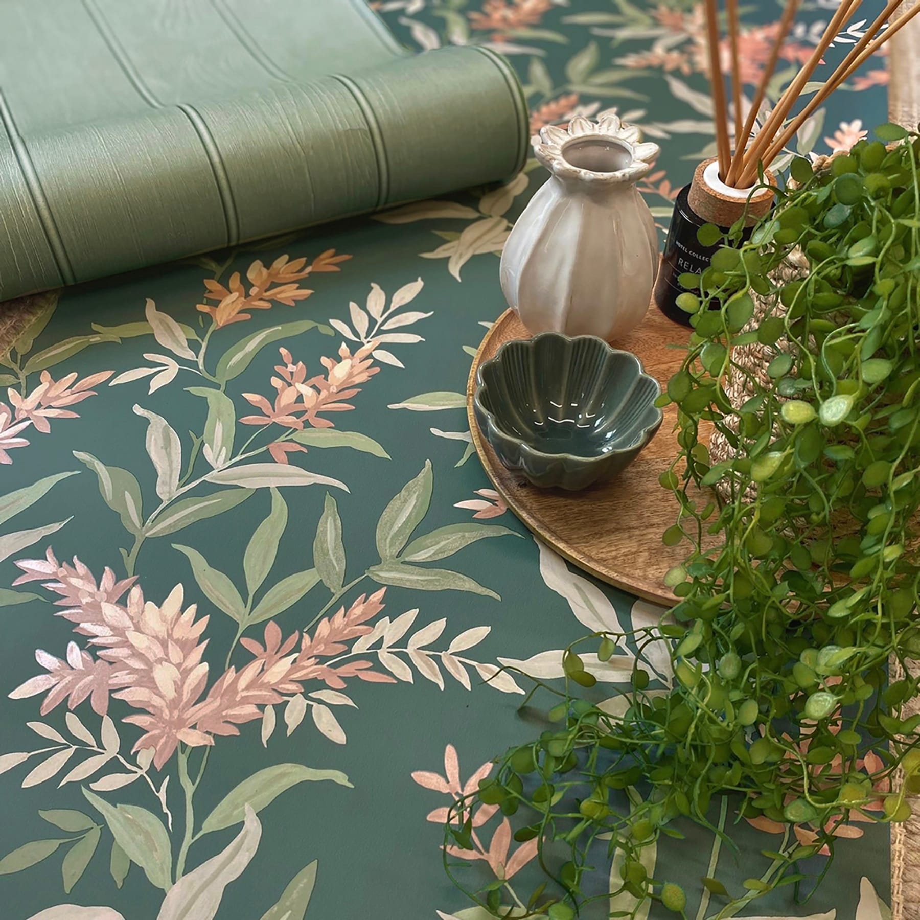 dark green floral wallpaper