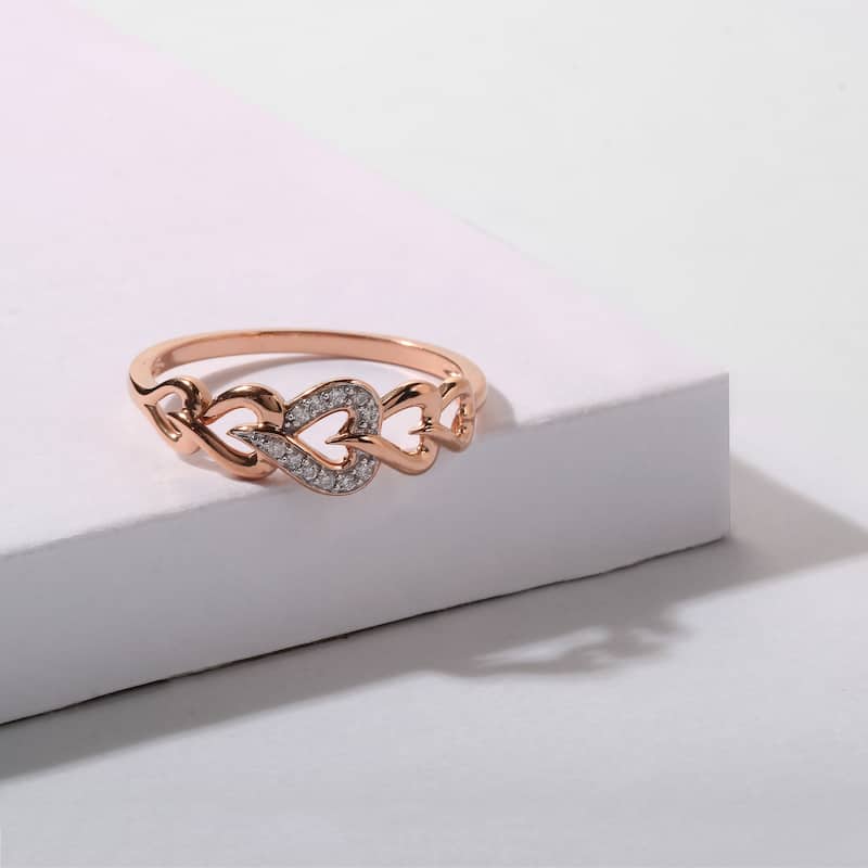 1/20ct TDW Diamond Heart Link Promise Fashion Ring in 10K Rose Gold for Women