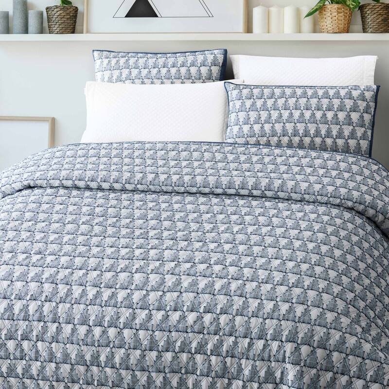 Wonderful 3-Piece Quilt Set Printed Cute Cake Bedding Set