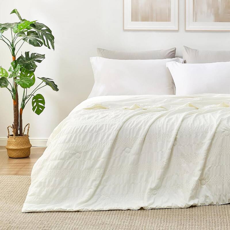 Lightweight Cooling Reversible Bed Blanket, Breathable Seersucker Comforter for Hot Sleepers - Twin (60"x90) - White