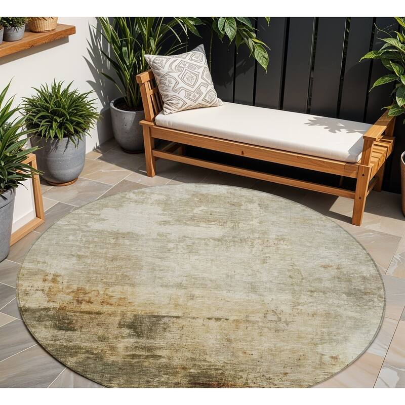 HomeRoots Abstract Transitional Rectangle Outdoor Rug - 8' Round