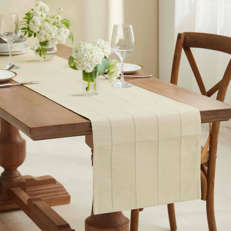 Izod Chadwick Linen Gold Lurex 72" Runner