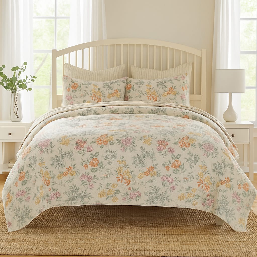 Loso 2pc Twin Size Quilt Set, Soft White Floral Pattern, Reversible
