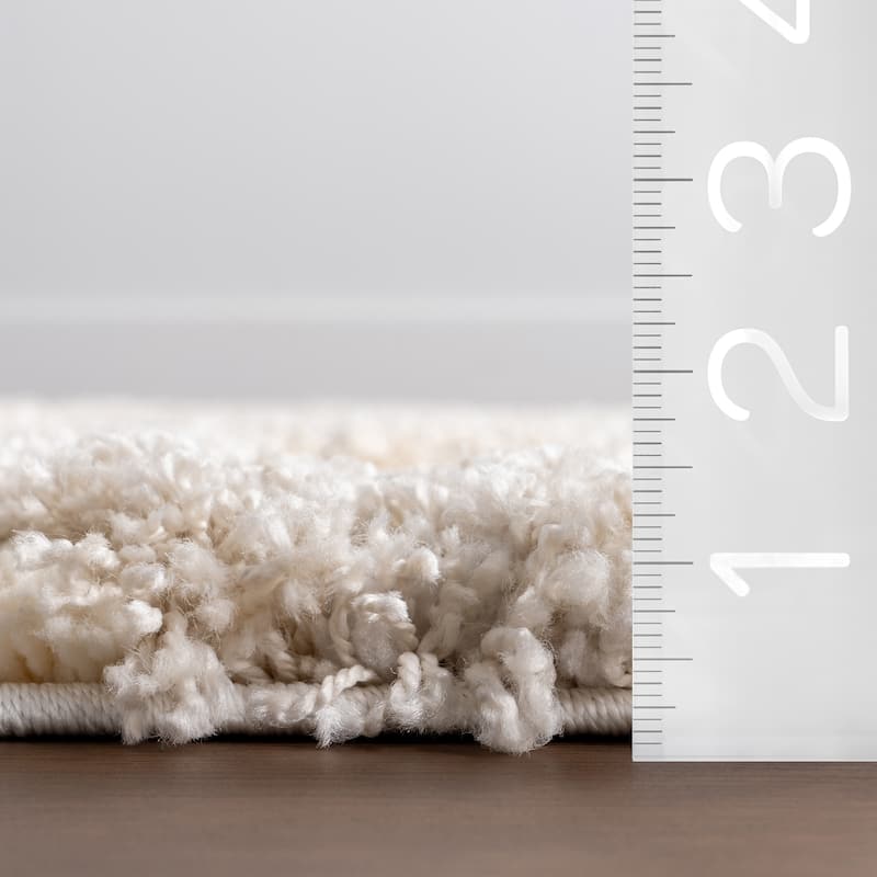 Nuloom Evelyn Glam Abstract Shag Area Rug