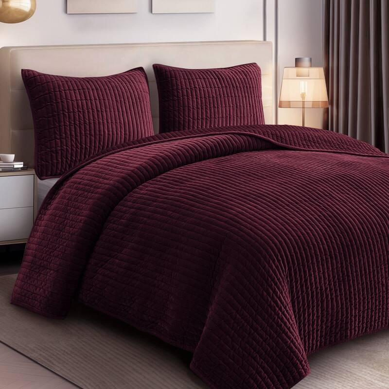 Wonderful Velvet 3 Piece Quilt Set