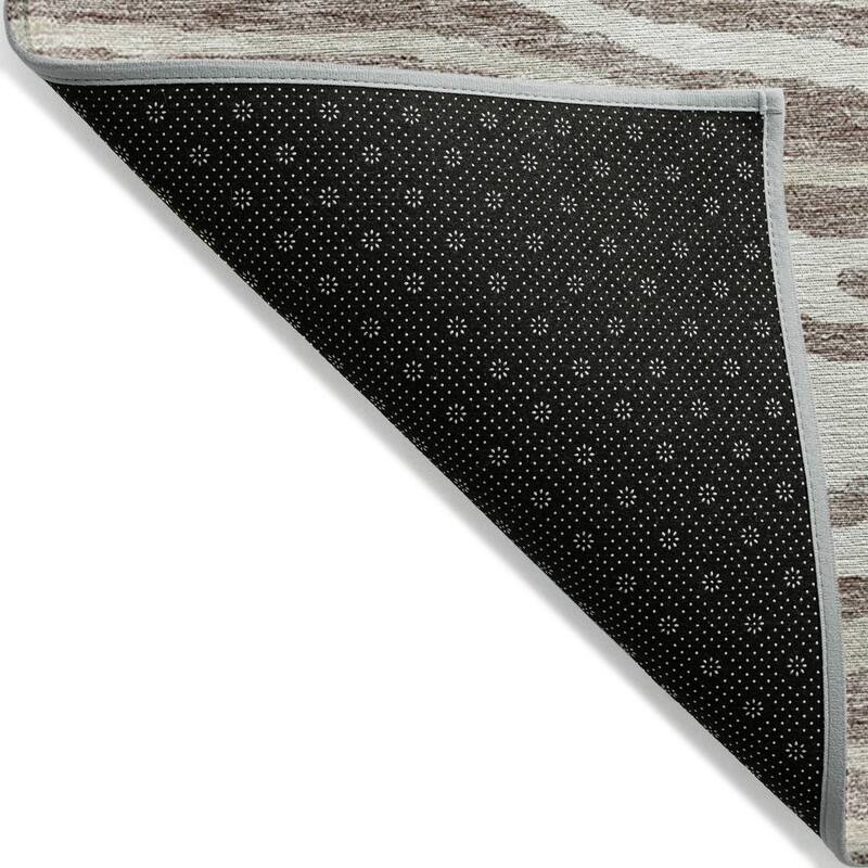 Machine Washable Indoor/ Outdoor Abstract Illusion Chantille Rug