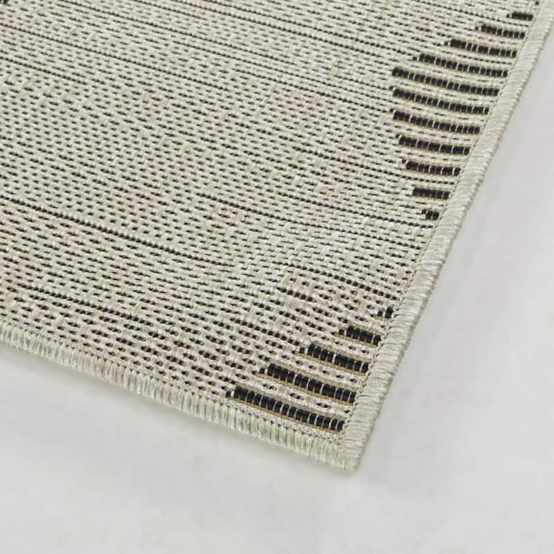 Calderon Recycled Moroccan Indoor/Outdoor Area Rug