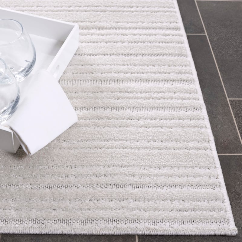 SAFAVIEH Stella Margeret Modern & Contemporary Rug