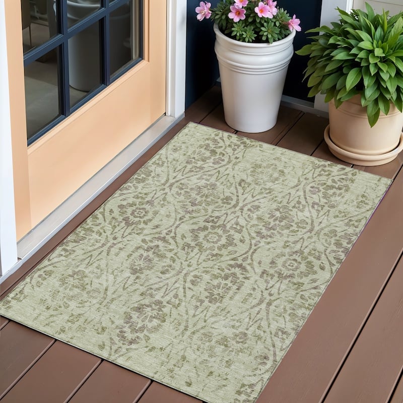 HomeRoots Floral Transitional Rectangle Outdoor Rug - 3' x 5'