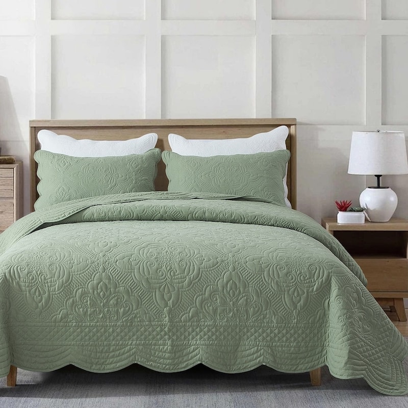 Wholinens Scalloped Edge Washed Microfiber Embroidered Damask Quilt Set 3 Pieces - Queen - Sage Green
