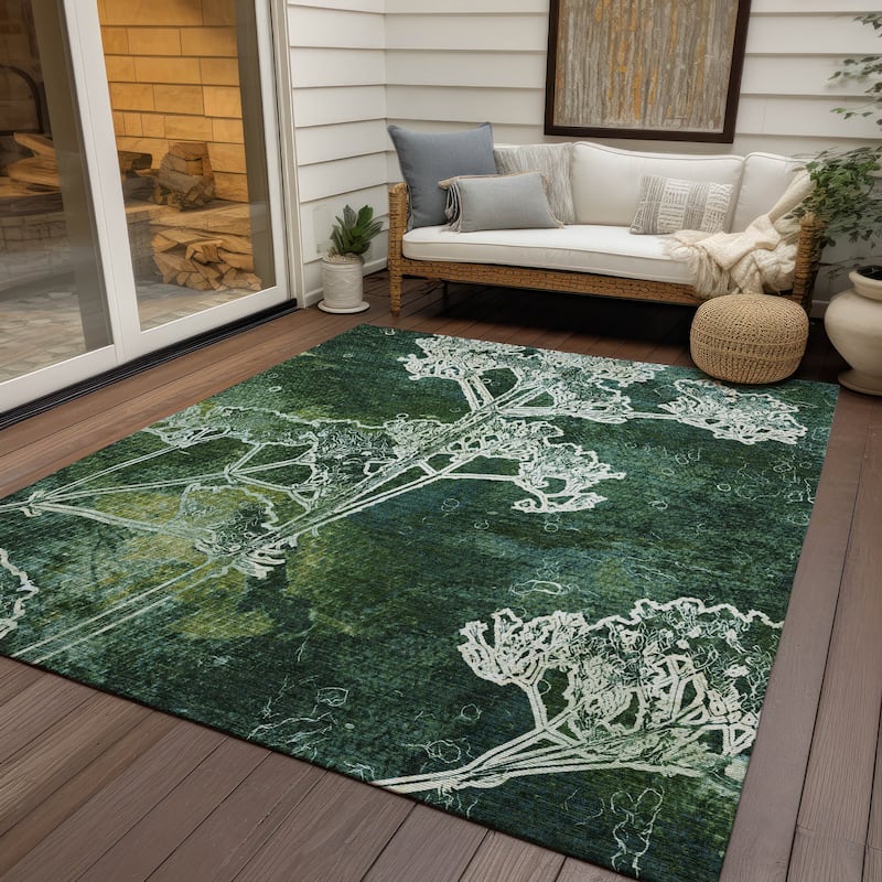 Machine Washable Indoor/ Outdoor Modern Floral Chantille Rug