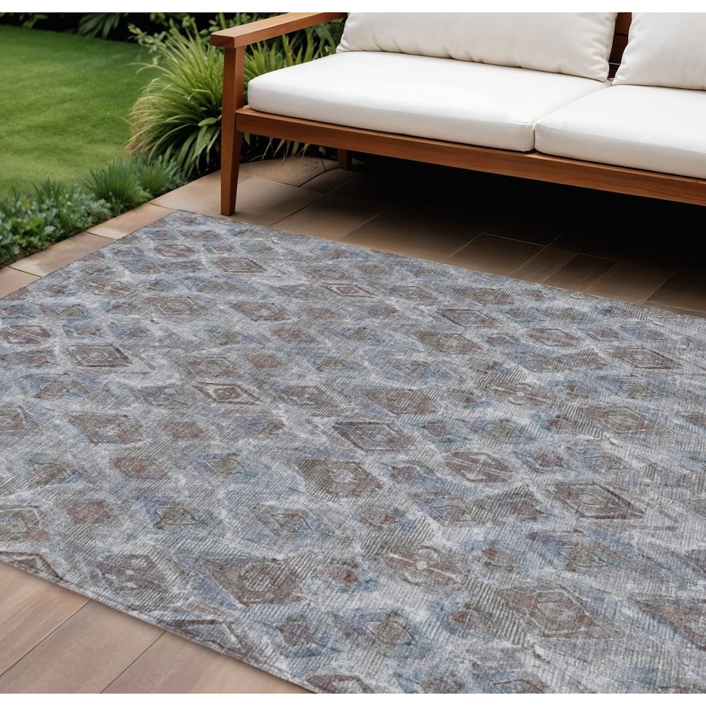 HomeRoots Geometric Traditional Rectangle Outdoor Rug