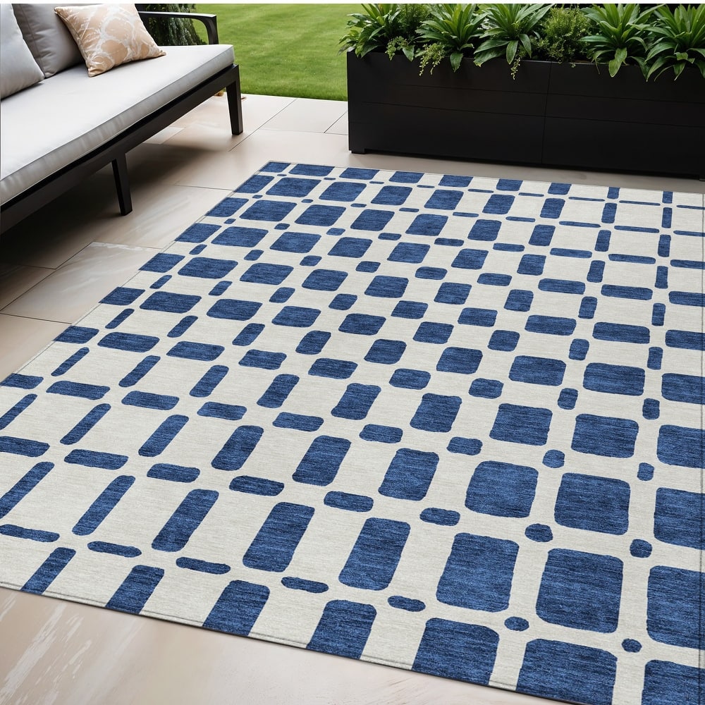 HomeRoots Geometric Transitional Rectangle Outdoor Rug