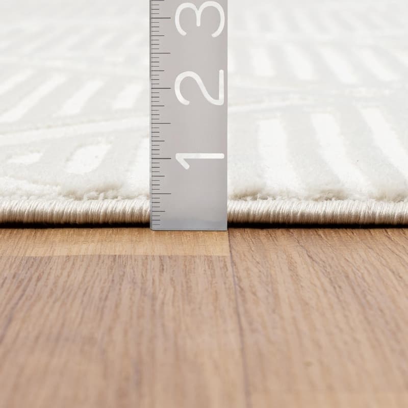 Luxe Weavers Geometric Diamond Shaped Area Rug, Medium Pile Indoor Carpet