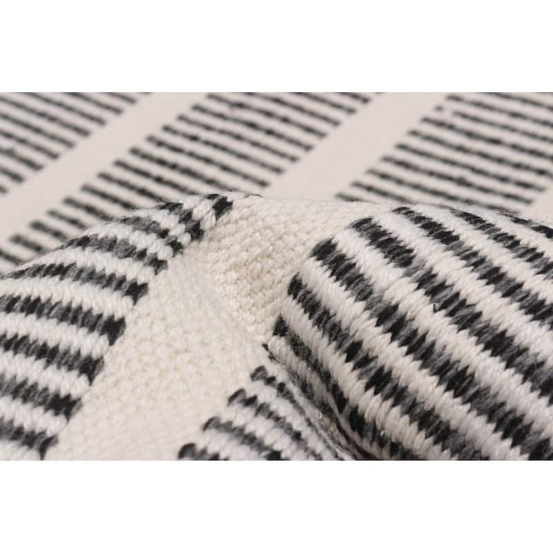 Ankara Black, White Kilim 5'2" x 7'6" - 5'2 x 7'6