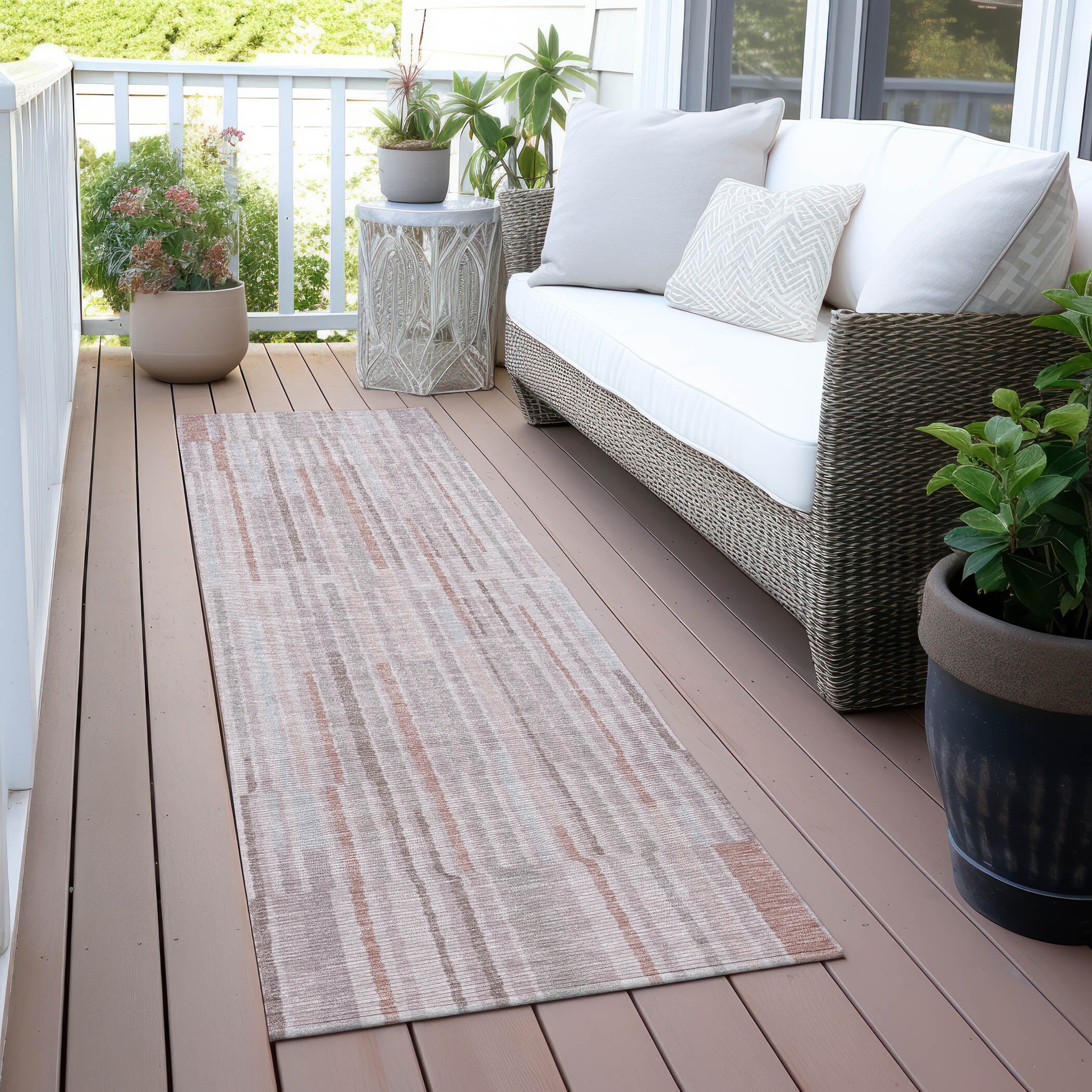 Machine Washable Indoor/Outdoor Casual Stripe Chantille Rug