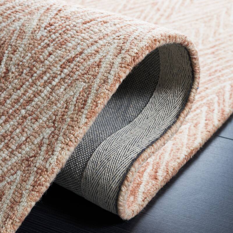 SAFAVIEH Handmade Abstract Gelareh Chevron Wool Rug