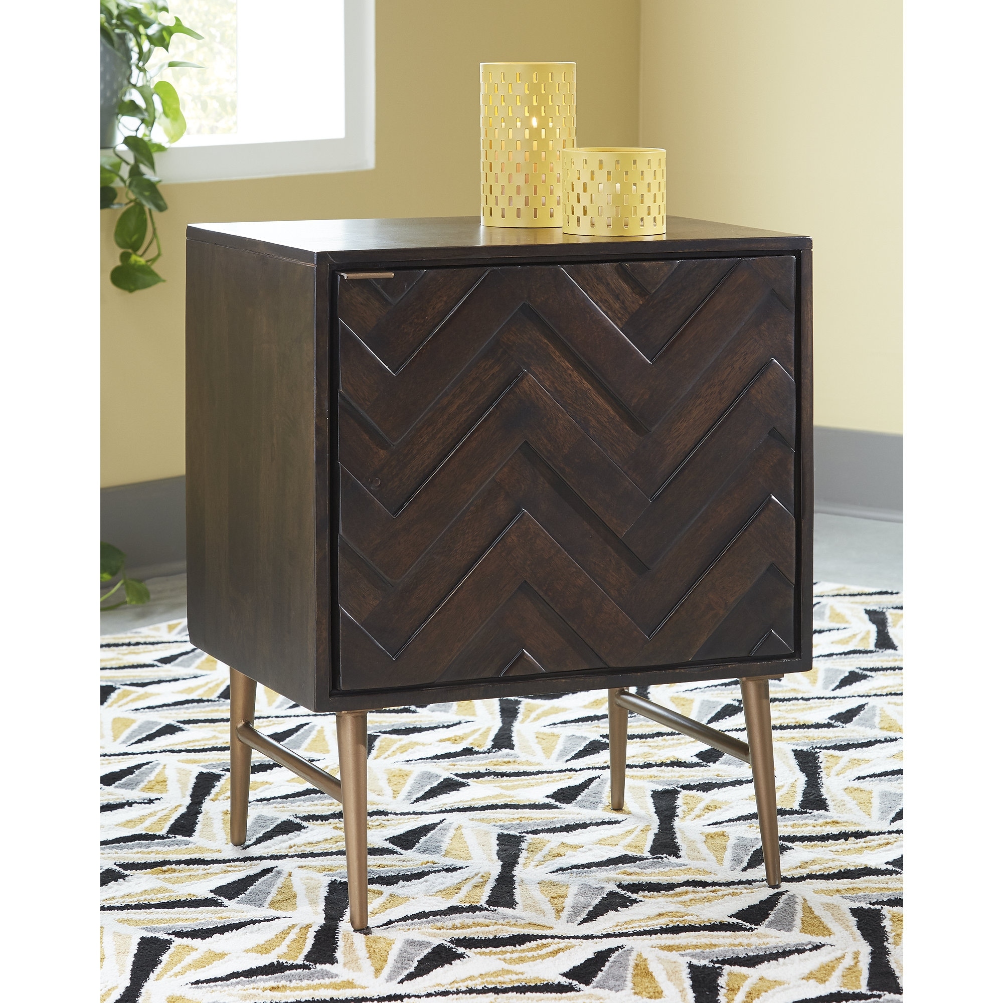 22 inch wide accent cabinet top