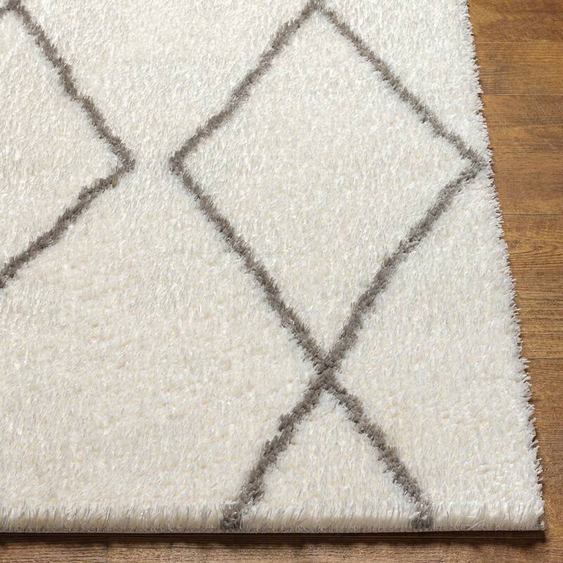 Livabliss Cloudy Diamond Lattice Plush Area Rug