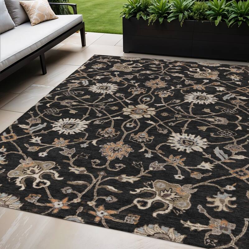 HomeRoots Floral Traditional Rectangle Outdoor Rug - 5' X 8'