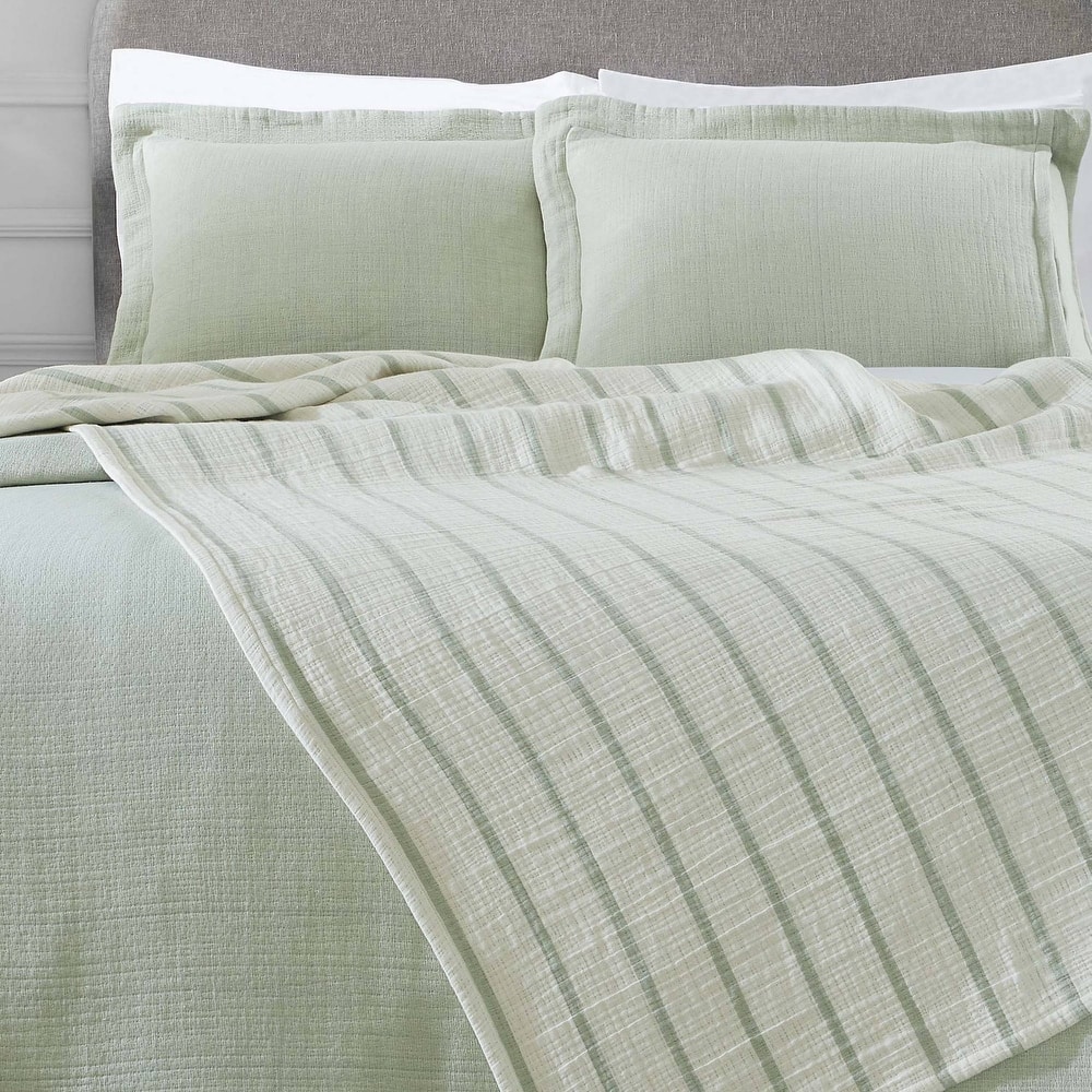 Superior Valencia Reversible Cotton Matelasse Bedspread and Sham Set