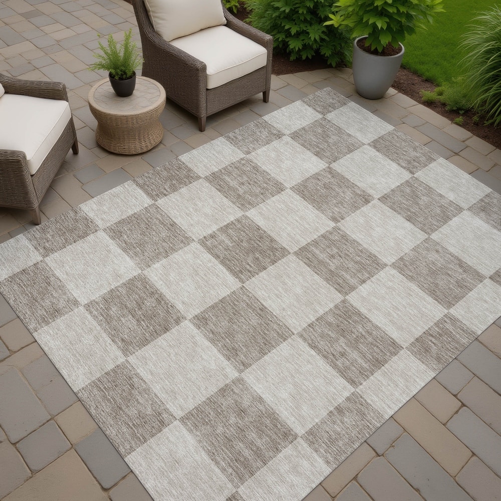 Machine Washable Indoor/ Outdoor Modern Checker Chantille Rug