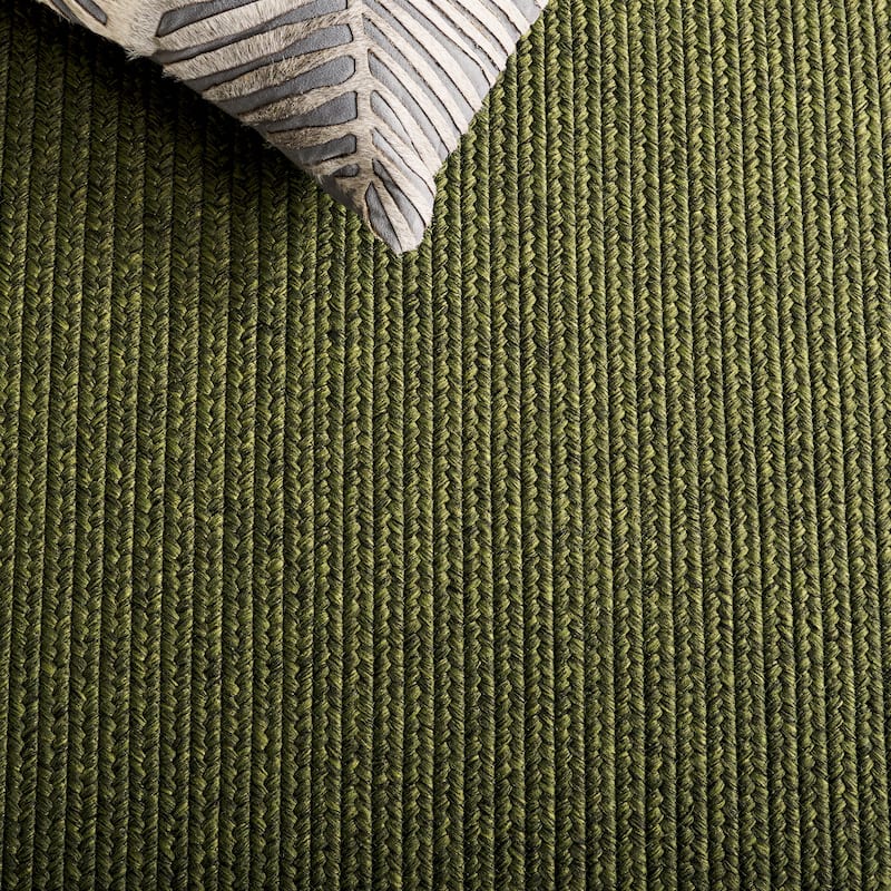 SAFAVIEH Handmade Braided Country Casual Lavada Rug