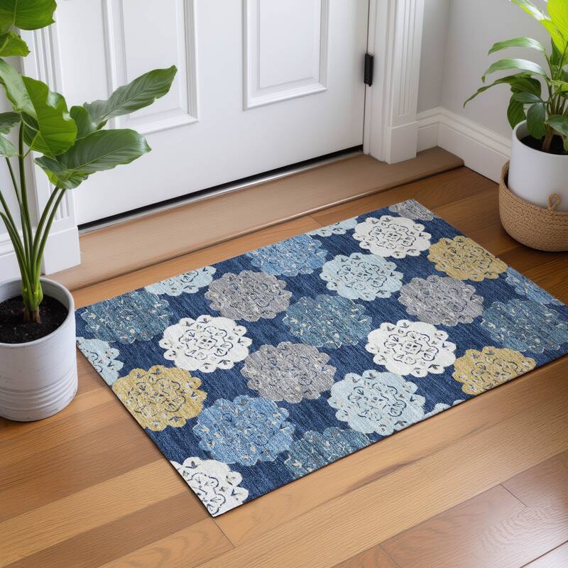 Machine Washable Indoor/ Outdoor Global Motif Chantille Rug