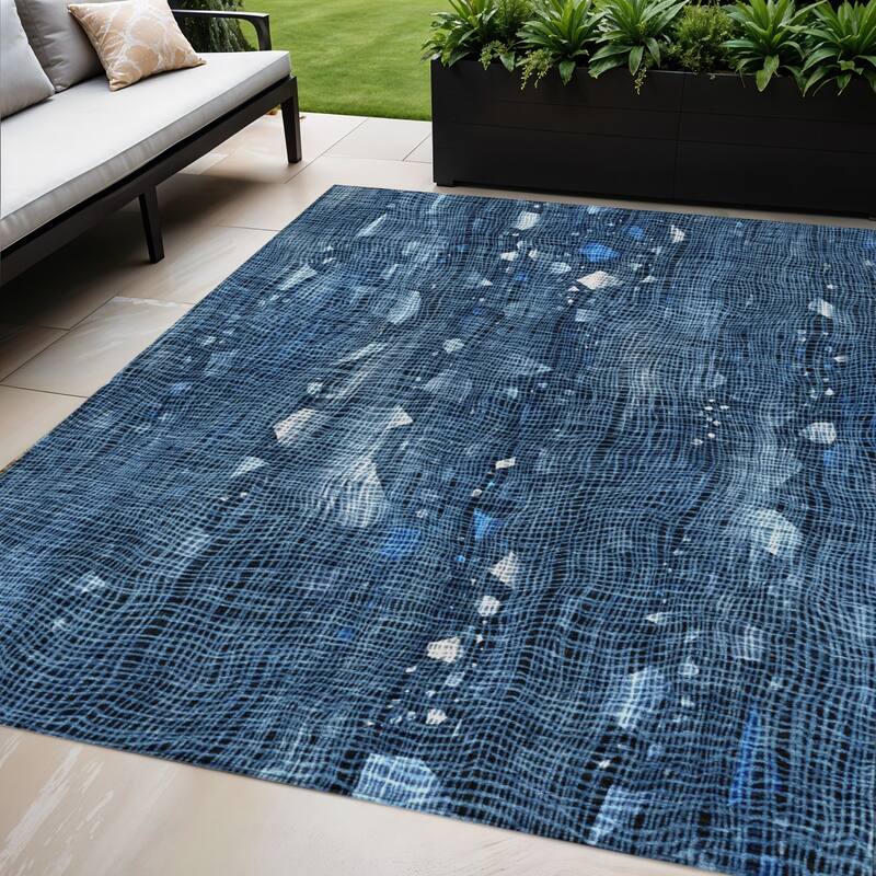 HomeRoots Abstract Transitional Rectangle Outdoor Rug - 5' X 8'