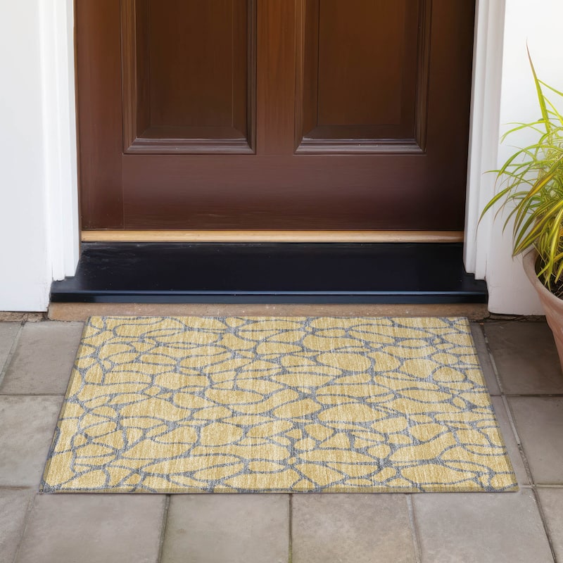 Machine Washable Indoor/ Outdoor Contemporary Chantille Rug - Gold - 1'8" x 2'6"