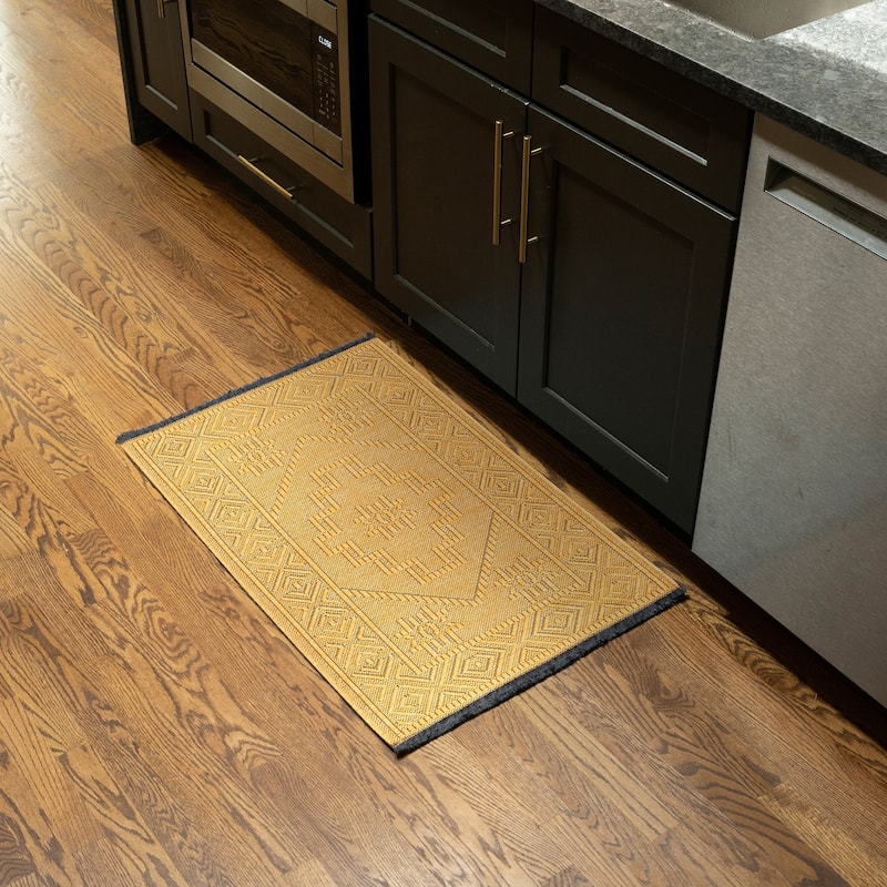 Alameda Solid Color Medallion Machine Washable Indoor Area Rug - 2' x 3' - Gold