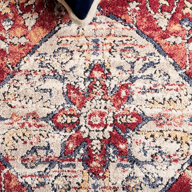 SAFAVIEH Luna Marita Traditional Rug