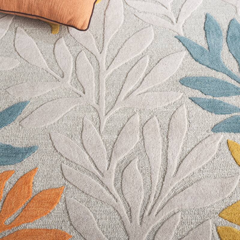 SAFAVIEH Handmade Jardin Melehat Wool Rug