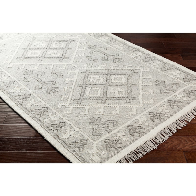 Aryanna Traditional Area Rug
