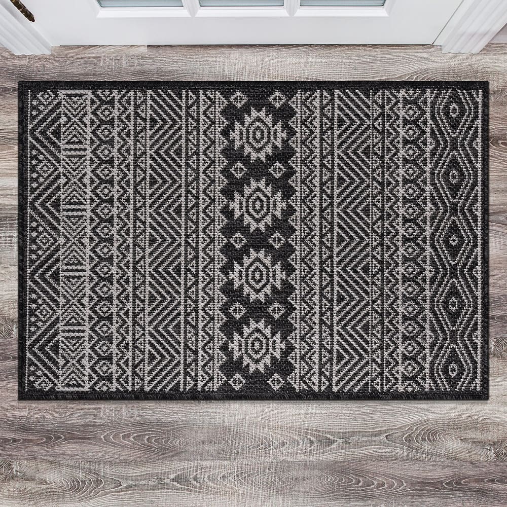 World Rug Gallery Distressed Geometric Bohemian Textured Flat Weave Indoor/Outdoor Area Rug