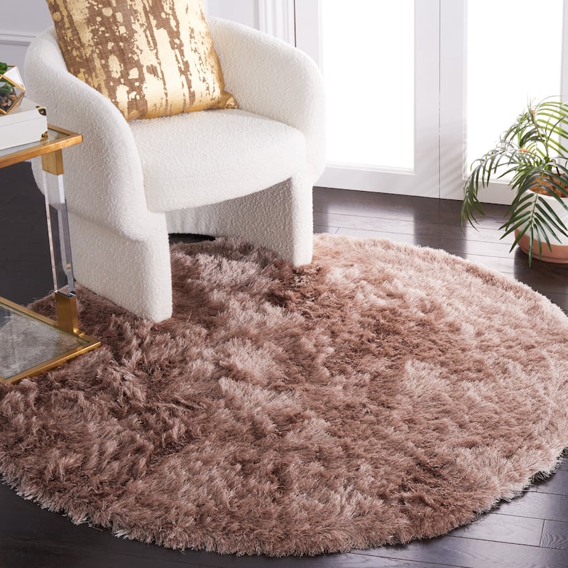SAFAVIEH Handmade Nataly Shag Danara 2.5-inch Thick Rug - 5' Round - Beige