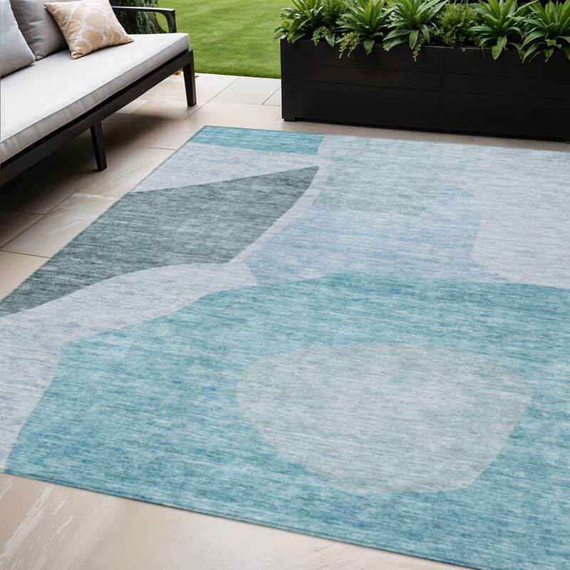 HomeRoots Abstract Transitional Rectangle Outdoor Rug - 5' X 8'