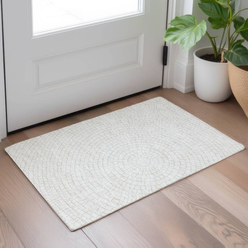 Machine Washable Indoor/ Outdoor Modern Gravity Chantille Rug