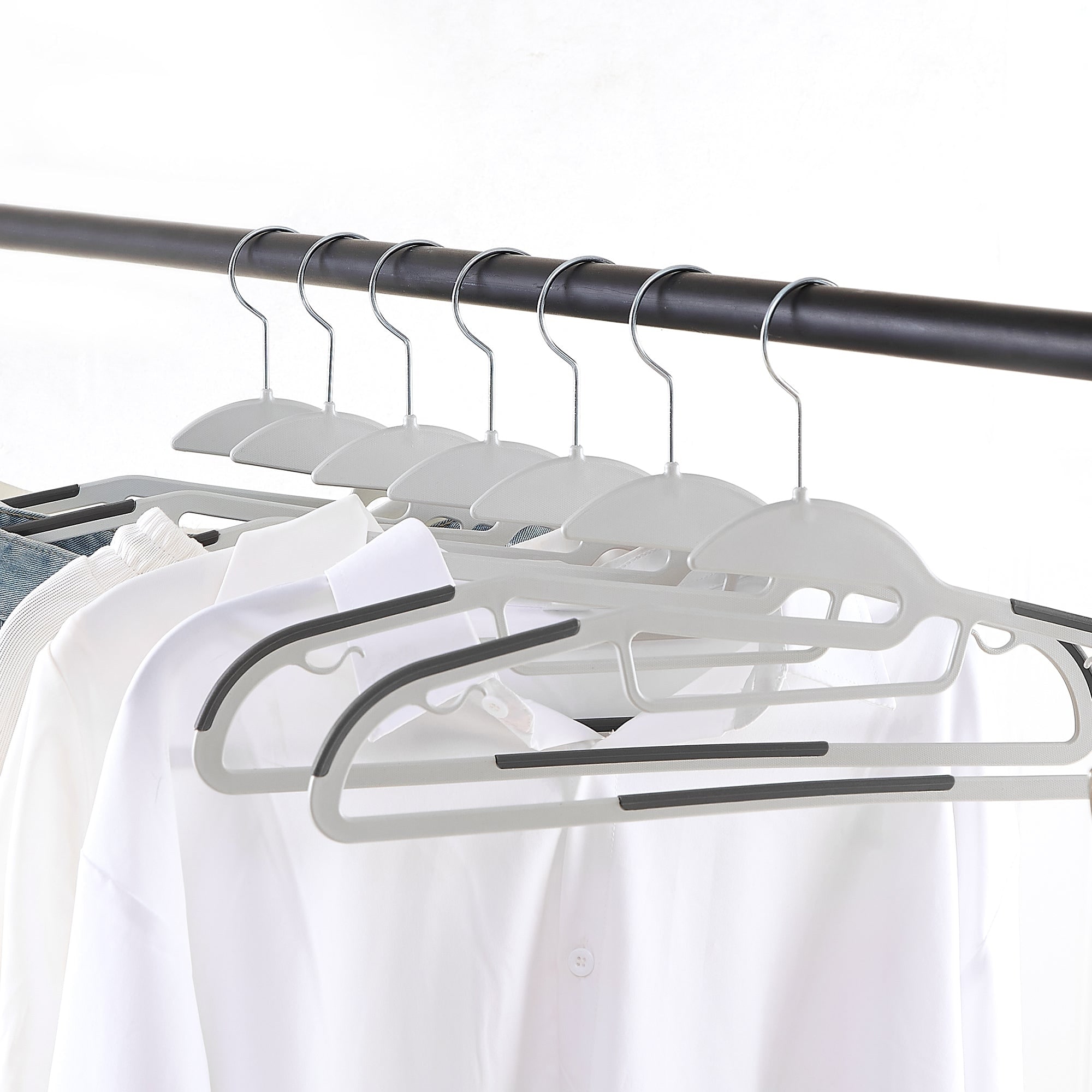 Javlergo 20-Pack Velvet Clothes Hangers, 16.5in Heavy-Duty Hangers