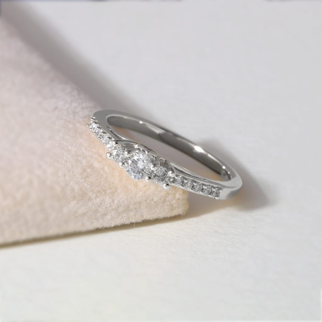 De Couer IGI Certified 10k White Gold 1/3ct TDW Diamond Three-Stone Anniversary Ring - White H-I