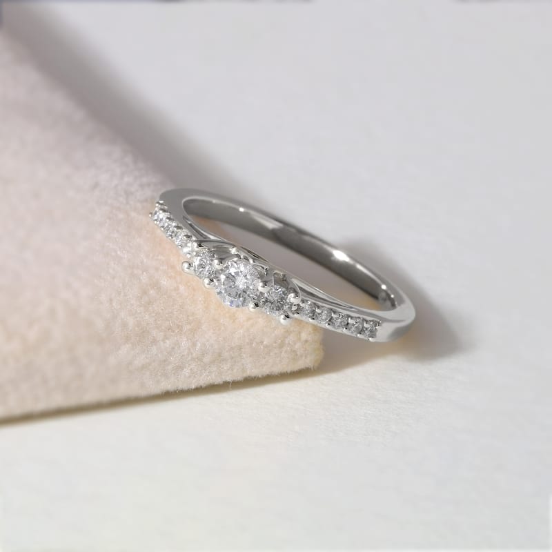 De Couer IGI Certified 10k White Gold 1/3ct TDW Diamond Three-Stone Anniversary Ring - White H-I