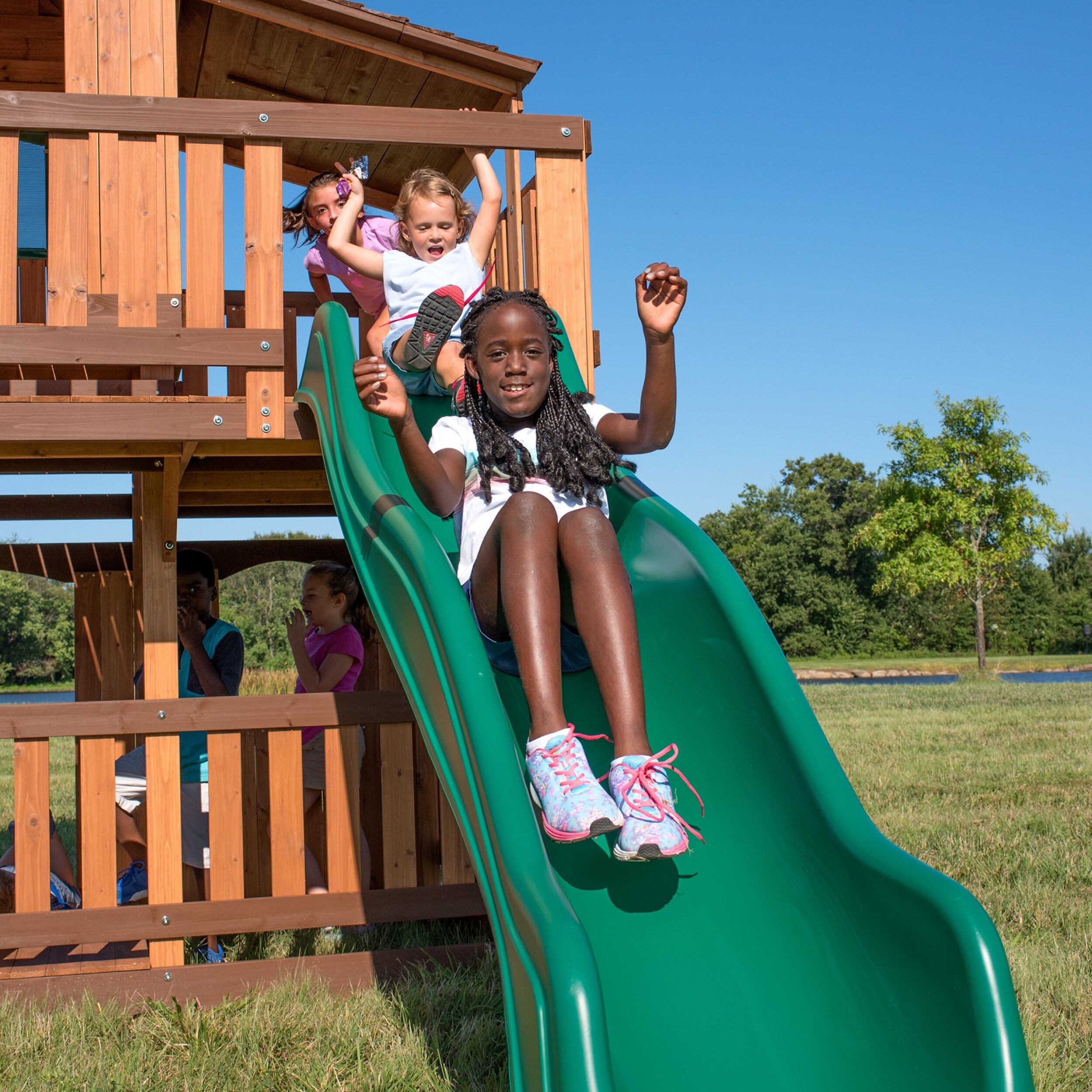 Backyard discovery woodridge elite cedar hotsell swing set