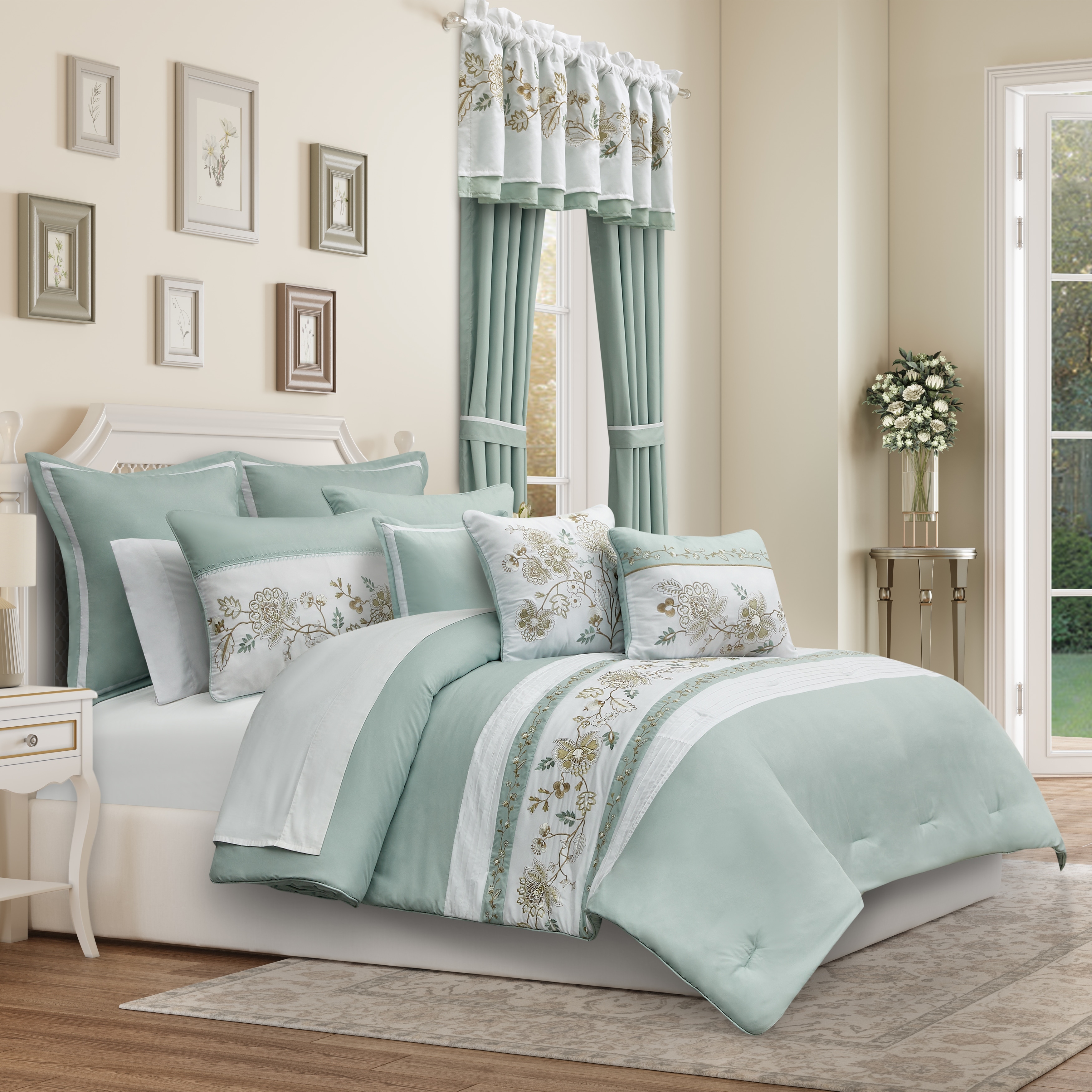 Spring Social Comforter Set