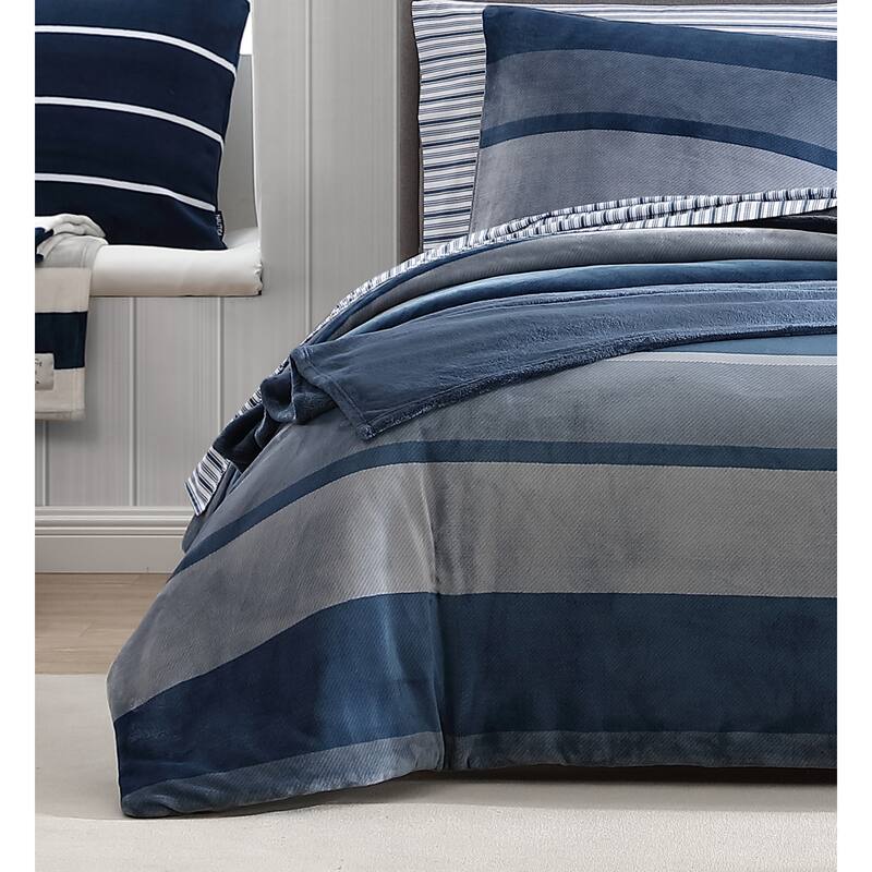 Nautica Linden Fleece Navy Reversible Comforter Set